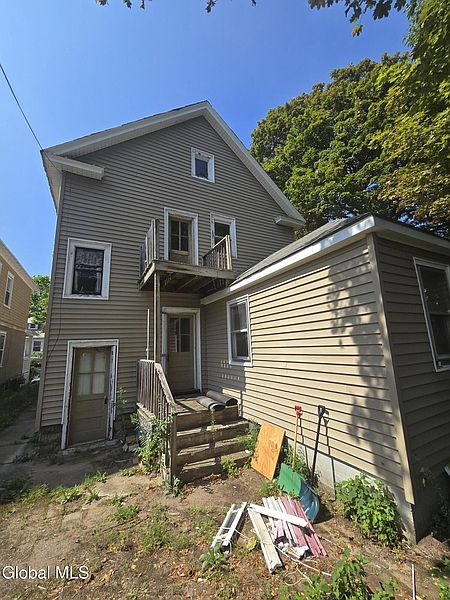 5th image of 434 Division Street
