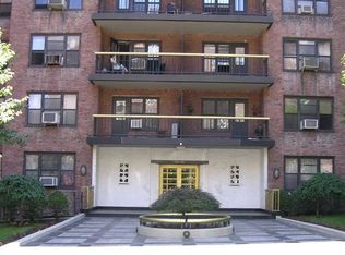 6776 Booth St APT 3I, Flushing, NY 11375