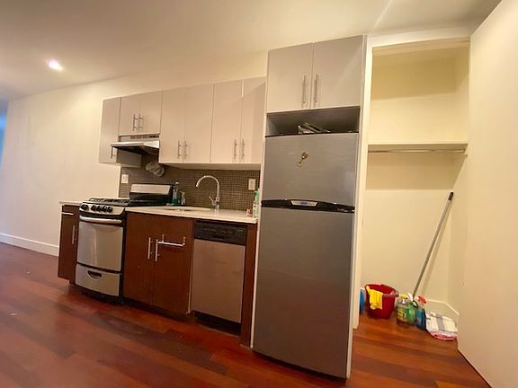 5th image of 1011 Pacific St #2H