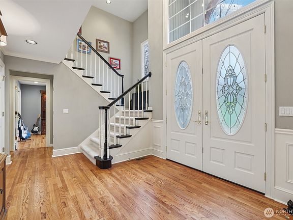 4th image of 19707 219th Avenue NE