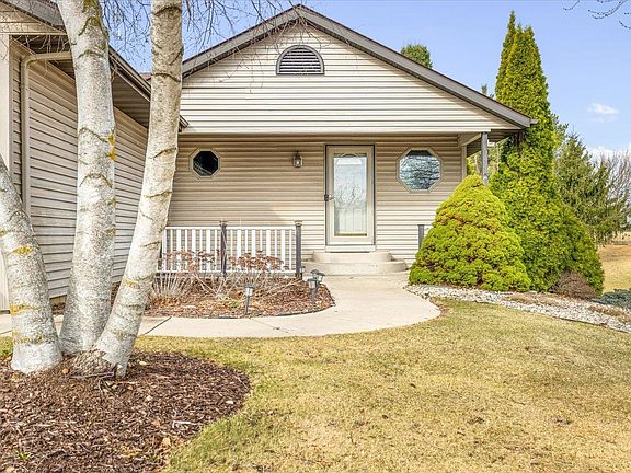 2nd image of 175 Lake Summerset Rd