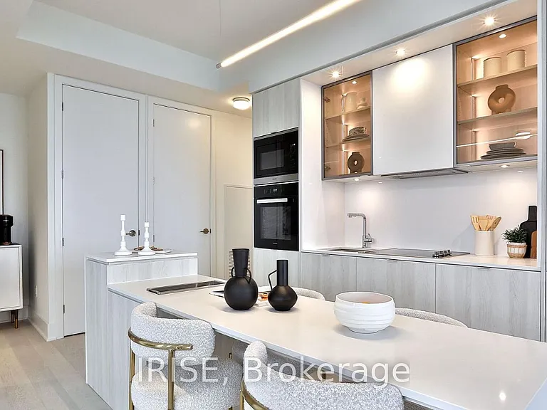 11 Yorkville Ave #5702 — Photo 17