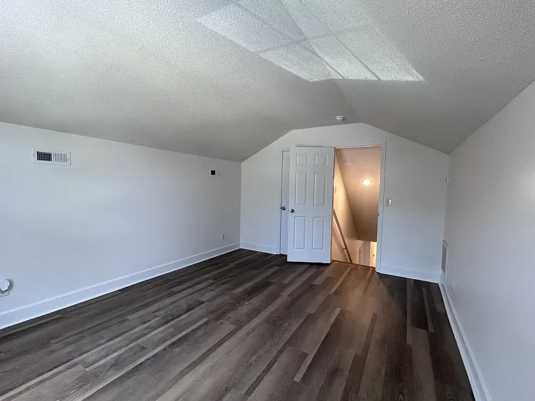 218 Bellegrove Dr — Photo 21