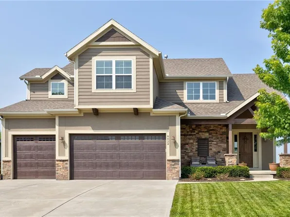 8424 Redbird St, Shawnee, KS 66227