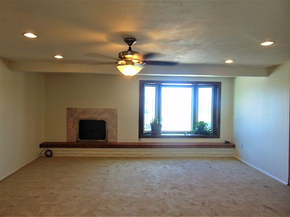 2nd image of 1501 W Calle Concordia