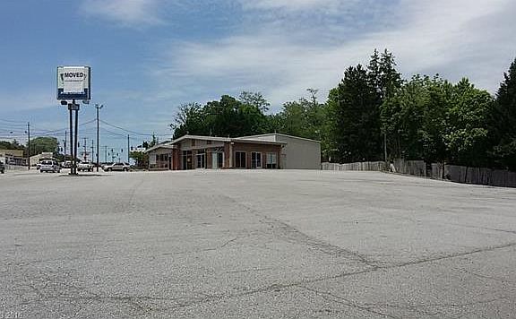 2nd image of 924 Asheville Hwy