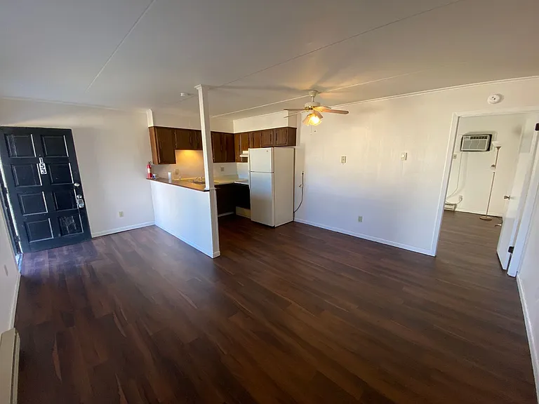 153 S Magnolia St — Photo 2