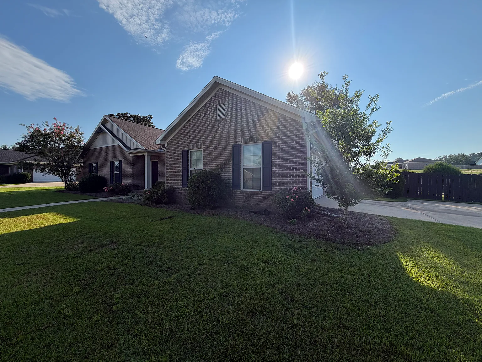 4 bed, 2484 sqft, $2,300 — Photo 2
