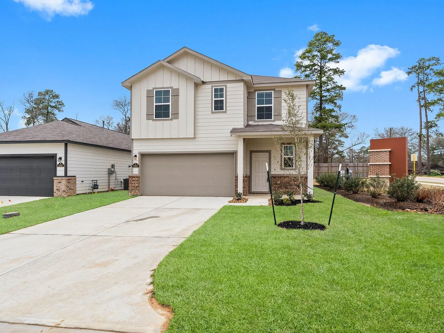 4 bed, 2.5 bath, 1785 sqft, $2,100 — Photo 2
