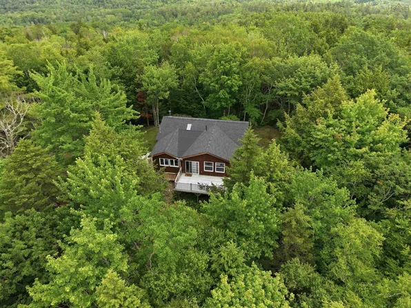 95 White Tail Pass, West Hants, NS B0N 2T0
