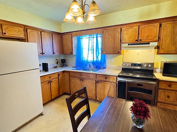 5th image of 136 Raintree Dr