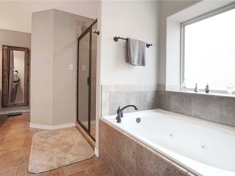 2524 Warkworth Ln — Photo 16