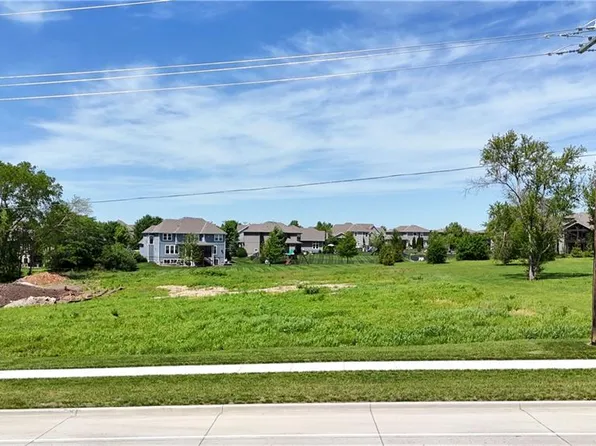 8944 W 167th St, Overland Park, KS 66085