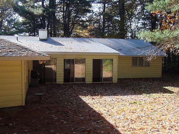 Back / Showing 3-season room