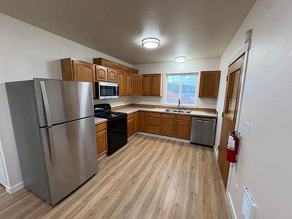 3rd image of 221 W Wynooche Ave #404