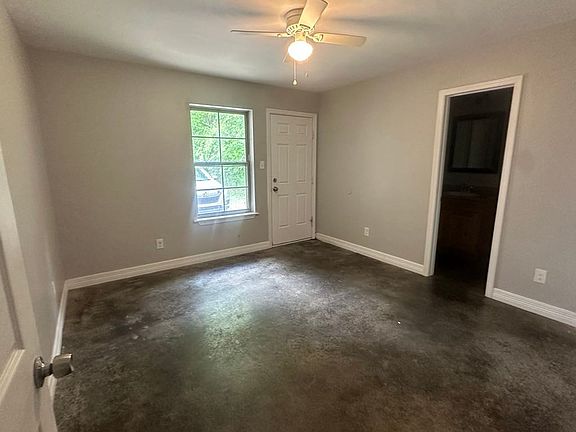 4th image of 1725 Lakeshore Dr Unit B