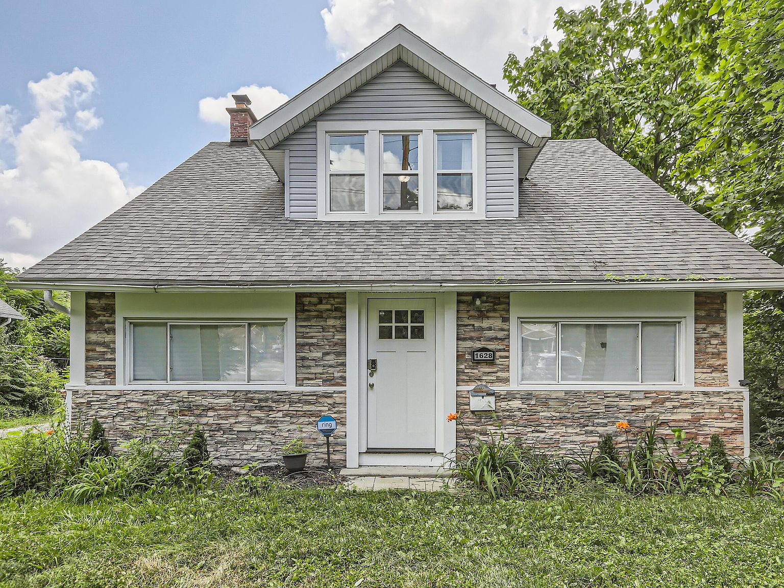 1628 Harrisburg Pike, Columbus, OH 43223 MLS 223023166 Zillow