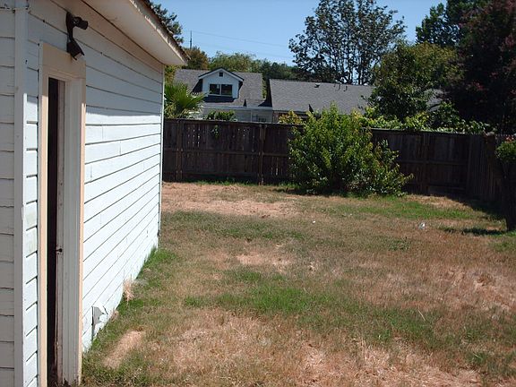 4th image of 2070 W South Tuxedo Ave
