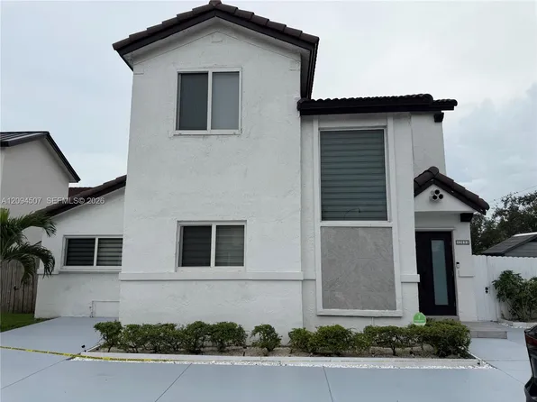 12694 NW 8th Trl, Miami, FL 33182