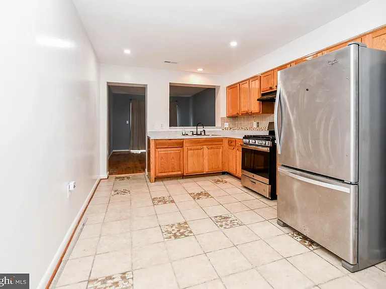 1704 Montana Ave NE — Photo 5