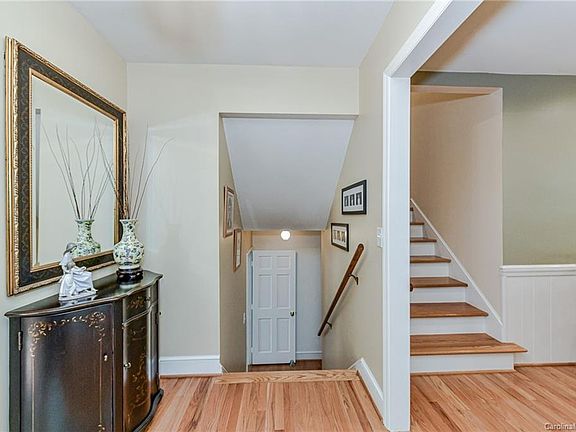 5th image of 7011 Old Oak Ln