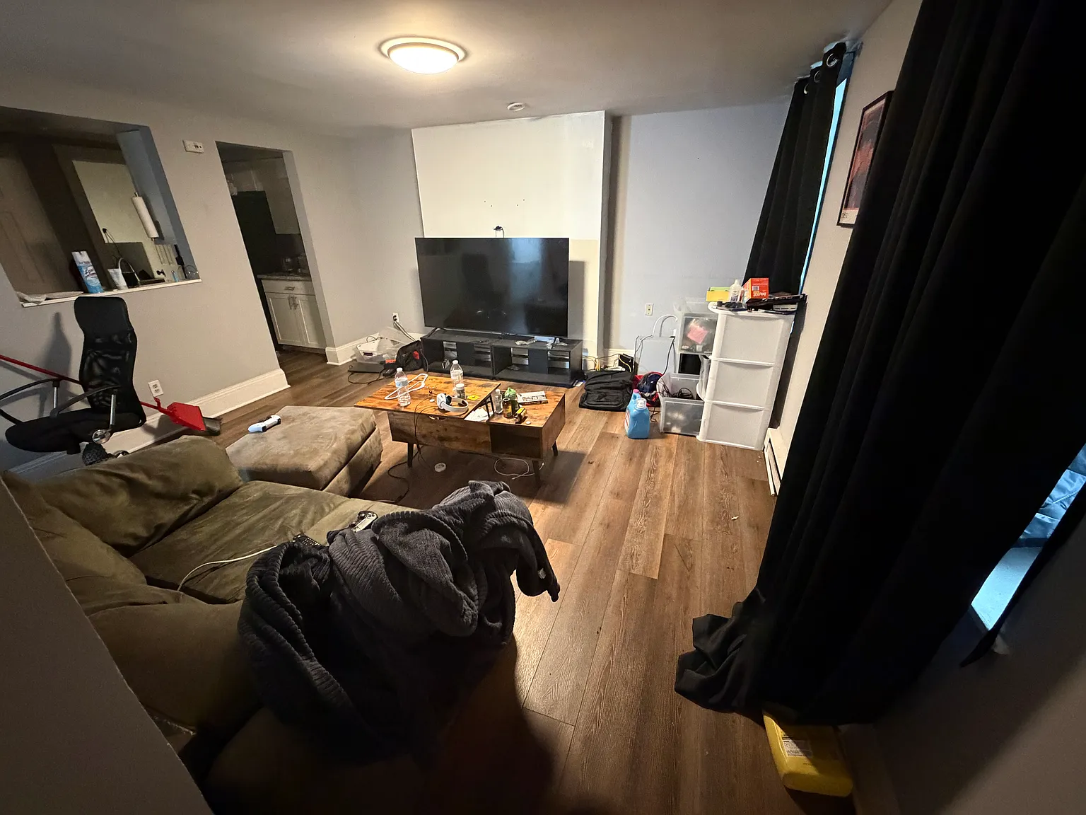 1 bed, 800 sqft, $1,300 — Photo 3