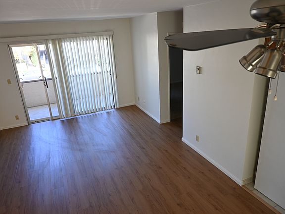 2nd image of 4040 Lamont St