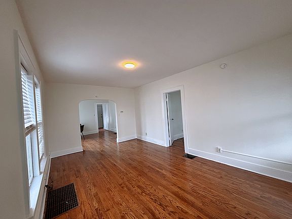 3rd image of 201 Lillian Ave #1
