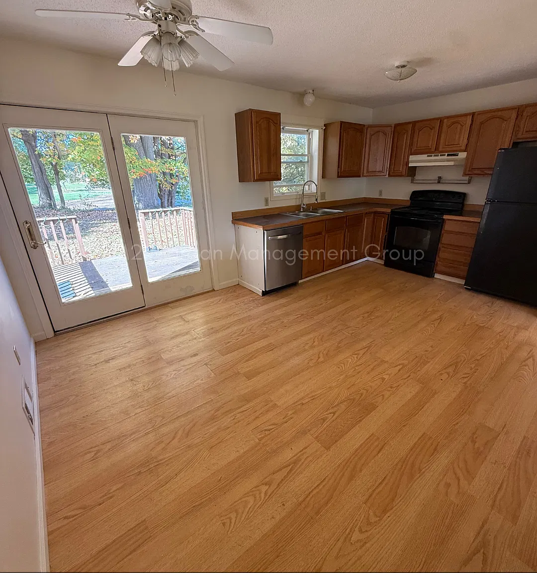 41-43 Downey Dr - 41 — Photo 1