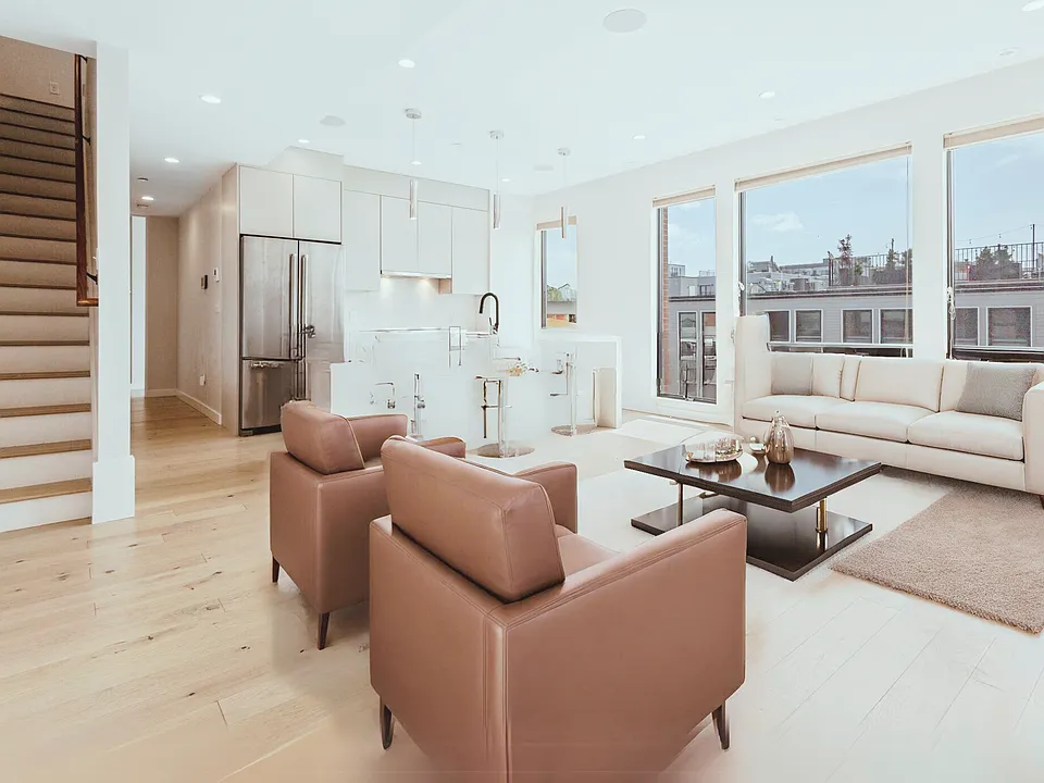 340 W 2nd St #Penthouse 21