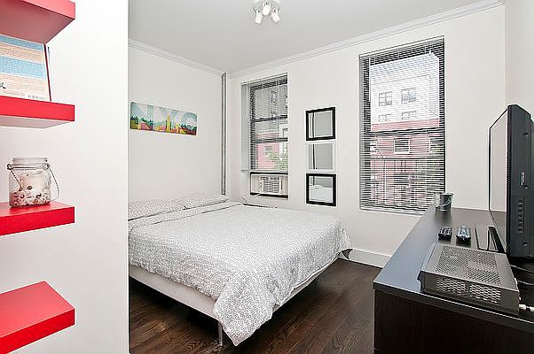 2nd image of 326 E 109th St APT 9