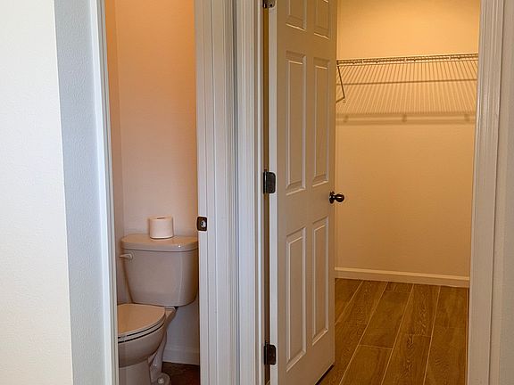 5th image of 1522 Lexington Sq SW