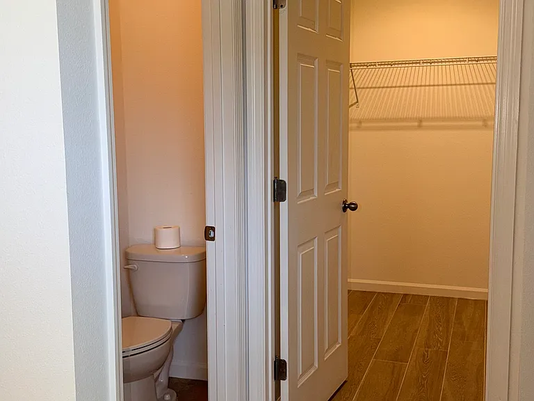 1522 Lexington Sq SW — Photo 5