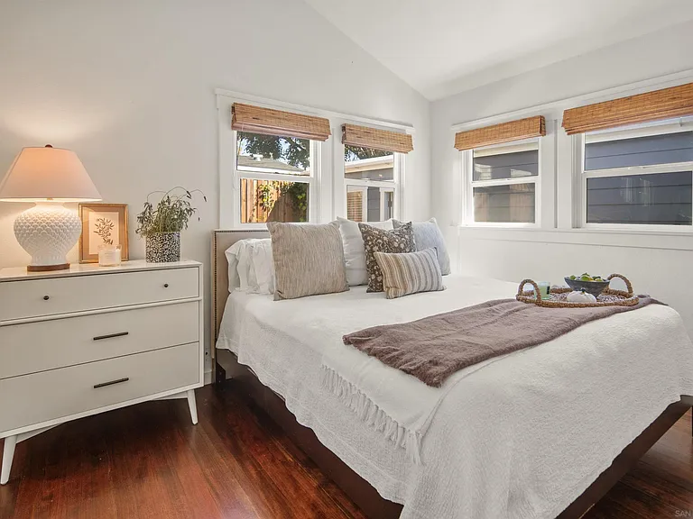 950 Olive Ave — Photo 24