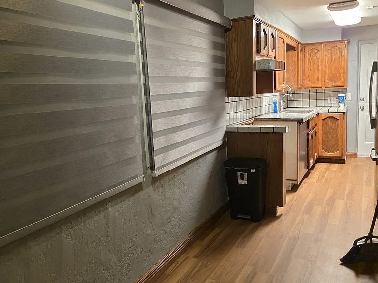 5853 W Orangewood Ave — Photo 5