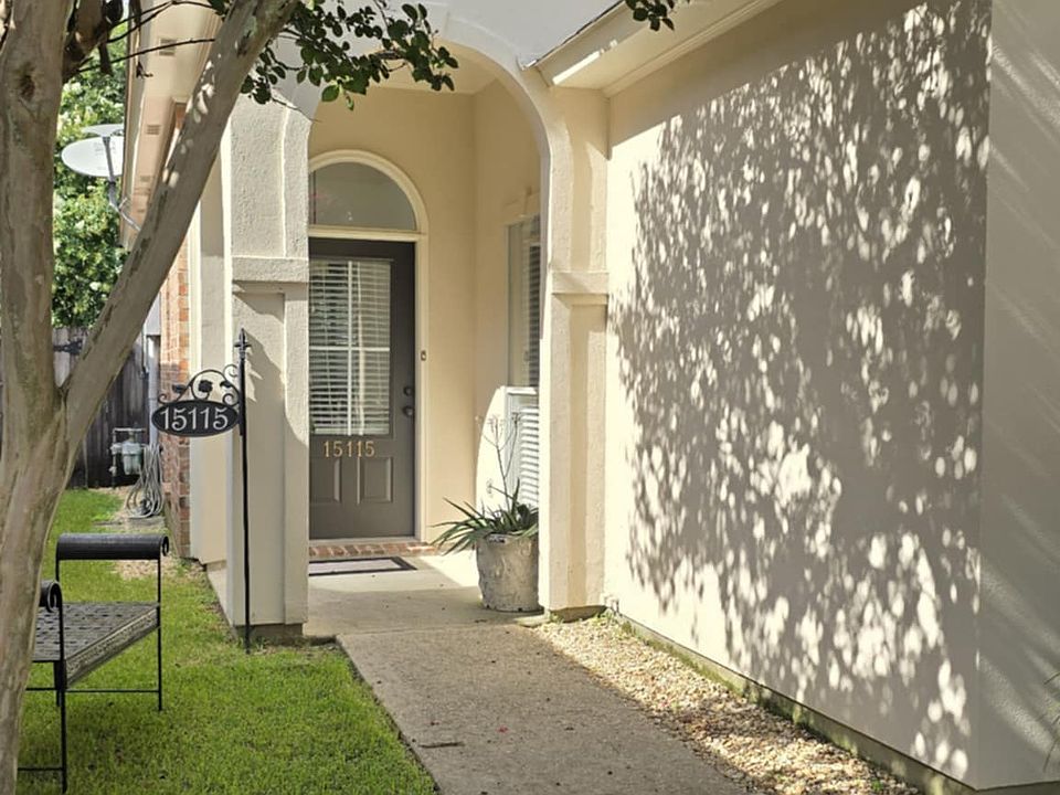 1st image of 15115 Garden Park Ave