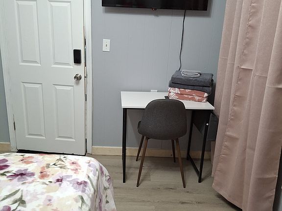 5th image of 317 W Columbia Ter APT 3