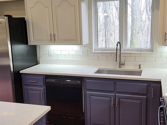 5th image of 3076 Red Fox CIRCLE