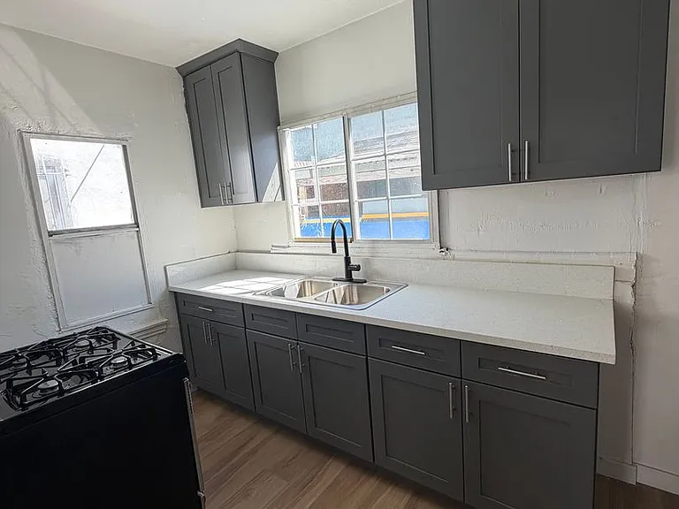 2651 S Cloverdale Ave — Photo 7