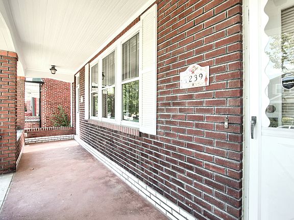2nd image of 4239 Louisiana Ave #1F