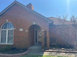 5811 Locbury Ln #R, Dublin, OH 43016