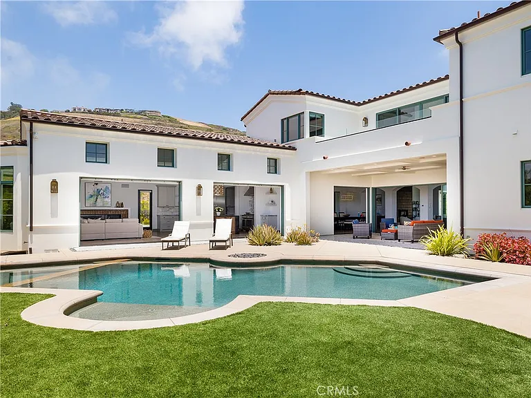 32009 Cape Point Dr — Photo 1