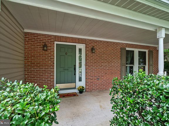 3rd image of 1923 Cannon Ridge Dr