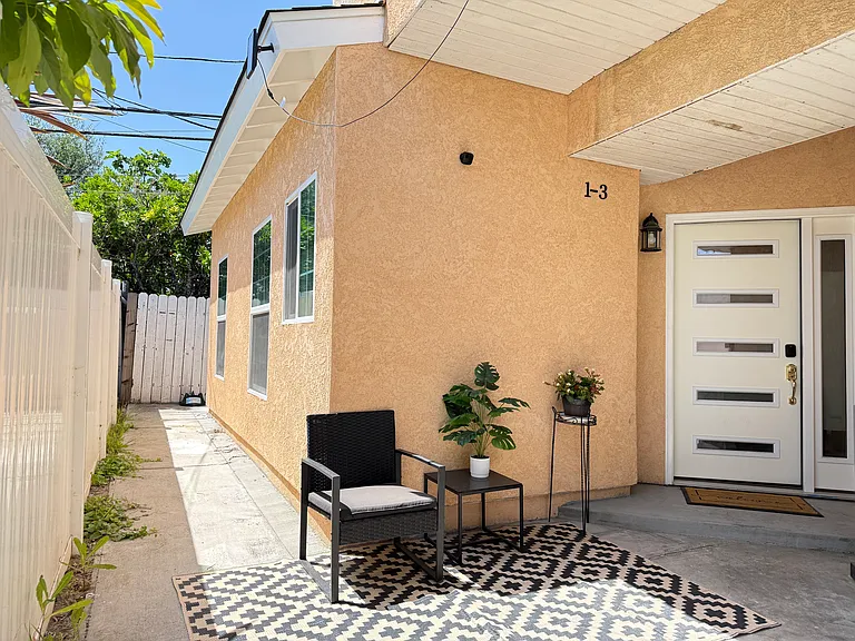 3229 S Sherbourne Dr — Photo 84
