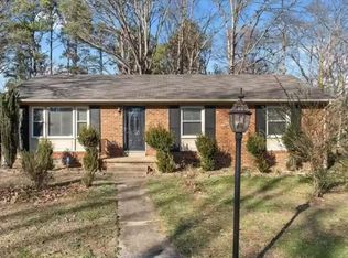 1446 Robindale Rd, North Chesterfield, VA 23235