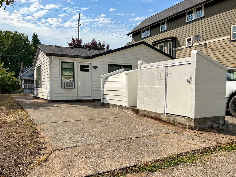 3550 N Albina Ave — Photo 10