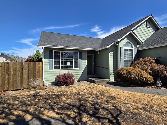 4th image of 204 Greyfox Dr