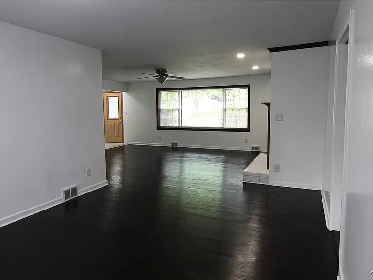 24 Forest Rd — Photo 5