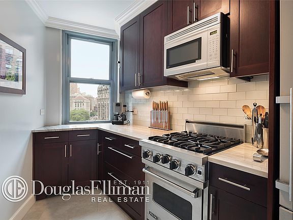 2nd image of 2021 Broadway #9D