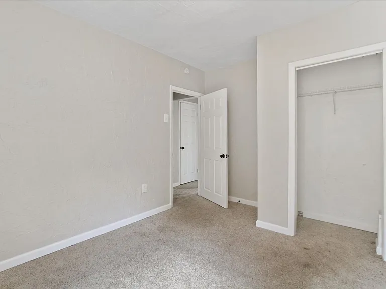 40 Laurel St — Photo 15